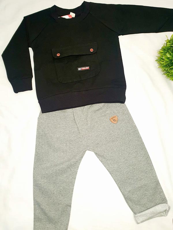 Pocket fronted sweatshirt and joggers